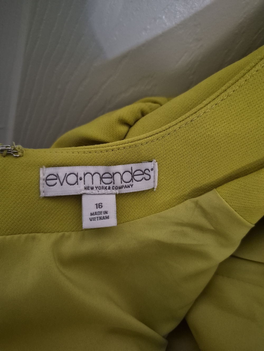 Eva Mendez Chartreuse Belted V-Neck Jumpsuit - Picture 3 of 4